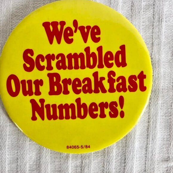 Lot of 5 Pin Back  Buttons - Picture 3 of 8